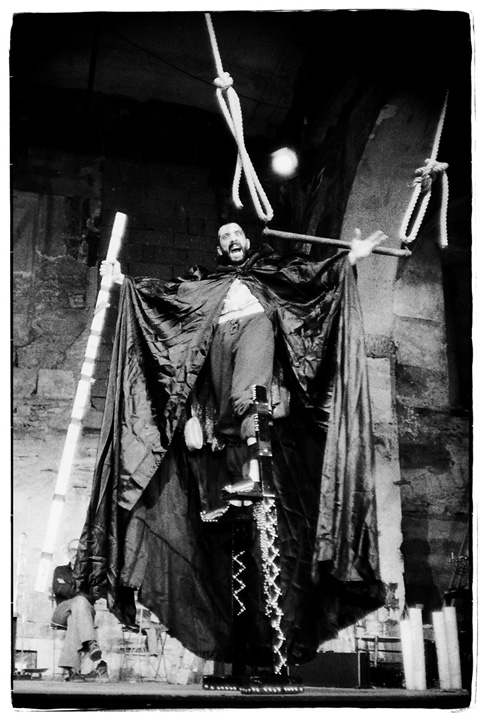 Emil Wolk get in, Doc Suicide checking the stage for holes dents or nails